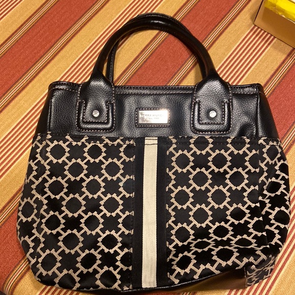 Tommy Hilfiger Handbags - Tommy Hilfiger purse.